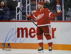 Alex DeBrincat Detroit Red Wings Autographed 8.5 x 11" Red Wings  Photograph - Picture 1 of 1
