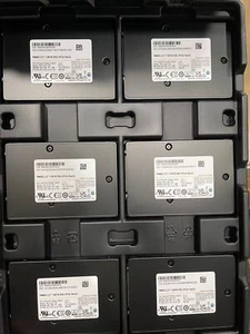 Samsung PM983 7.68TB 2.5'' U.2 PCIe MZ-QLB7T60 MZQLB7T6HMLA-00007 SSD VROC 5.6 - Picture 1 of 2
