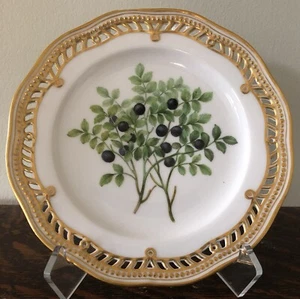 Royal Copenhagen Flora Danica Reticulated Fruit Plate - Picture 1 of 9