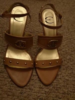 Roberto Cavalli Just Cavalli Logo Sandalias Tan Beige Nude 37 UK 4 usado una vez!  Foto 1 de 4