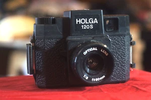 Holga 120s Film Camera - Picture 1 of 8