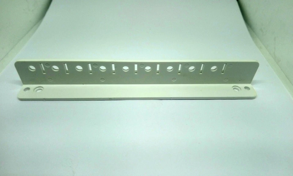 Middle Thread Guide (9 needle), Tajima  #CX0672100900 - Image 1 of 3