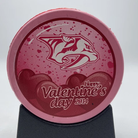 NASHVILLE PREDATORS 2014 HAPPY VALENTINES DAY HOCKEY PUCK LIMITED EDITION NEW Cover