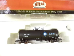 Atlas Ho 6239-5, 17,600 Gallon Tank car, ADM 16197 - Picture 1 of 2