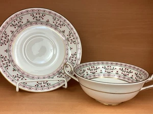 Royal Crown Derby "Brittany" Cremesuppe und Untertasse - Bild 1 von 5