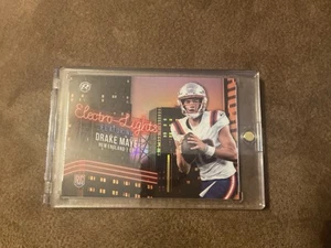 2025 DRAKE MAYE *CASE HIT* ELECTRO LIGHTS ROOKIE RESURGENCE NEW ENGLAND PATRIOTS - Bild 1 von 5