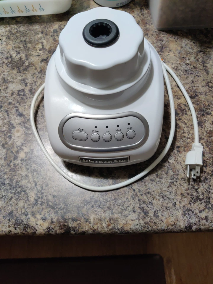 KitchenAid 4-Speed Blender Motor Base KSB540ER0 Empire Red - Image 1 of 4