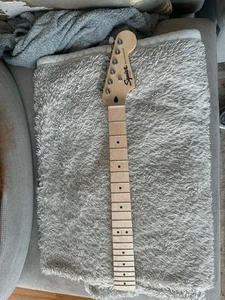 Squier Stratocaster Neck - Maple - Picture 1 of 4