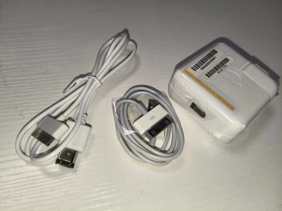 Cable FireWire y adaptador de pared para Apple iPod Classic OEM cargador de 30 pines Foto 1 de 4