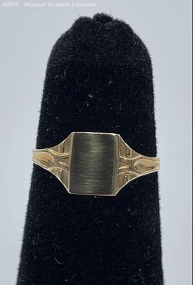 10k Yellow Gold Vintage Signet Ring Sz 4 - 0.80 Grams - Image 1 of 4