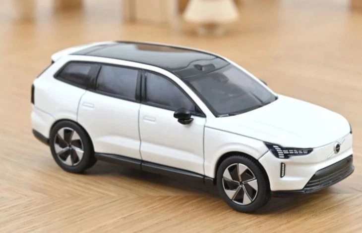 NOREV, VOLVO EX90 2024 Bianco Cristallo, 1/43,  NOREV870080 - Immagine 1 di 1