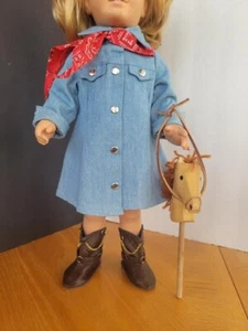 Vestido de Vaquera Western Denim + Bandana, Botas y Palo Pony - se adapta a Chatty Cathy - Imagen 1 de 7