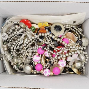 Bulk Jewelry Craft Lot 2.8 lbs Jewelry Art Arts & Crafts Single Earrings Etc #13 - Picture 1 of 5