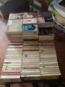 OSCAR MONDADORI ANNI 60-70-80 - LOTTO 50 LIBRI TRA QUELLI IN IMMAGINE - Foto 1 di 1