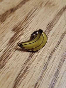 Pin de solapa de esmalte de plátanos insignia comida qw - Imagen 1 de 3