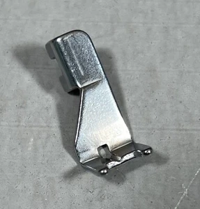 Button Foot Attachment 161168 for Singer Sewing Machine 401 403 500 503 + USA - Picture 1 of 3