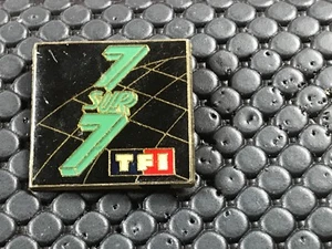  pins pin BADGE MEDIA TF1 7 SUR 7 - Picture 1 of 1