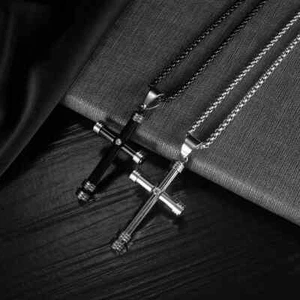 Stainless Steel Crystal Center Cross Pendant Box Chain 24 inch Necklace - Bild 1 von 8
