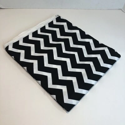 2 Yards Black White Zig Zag Fabric 42" wide Cotton Chevron - Image 1 of 4