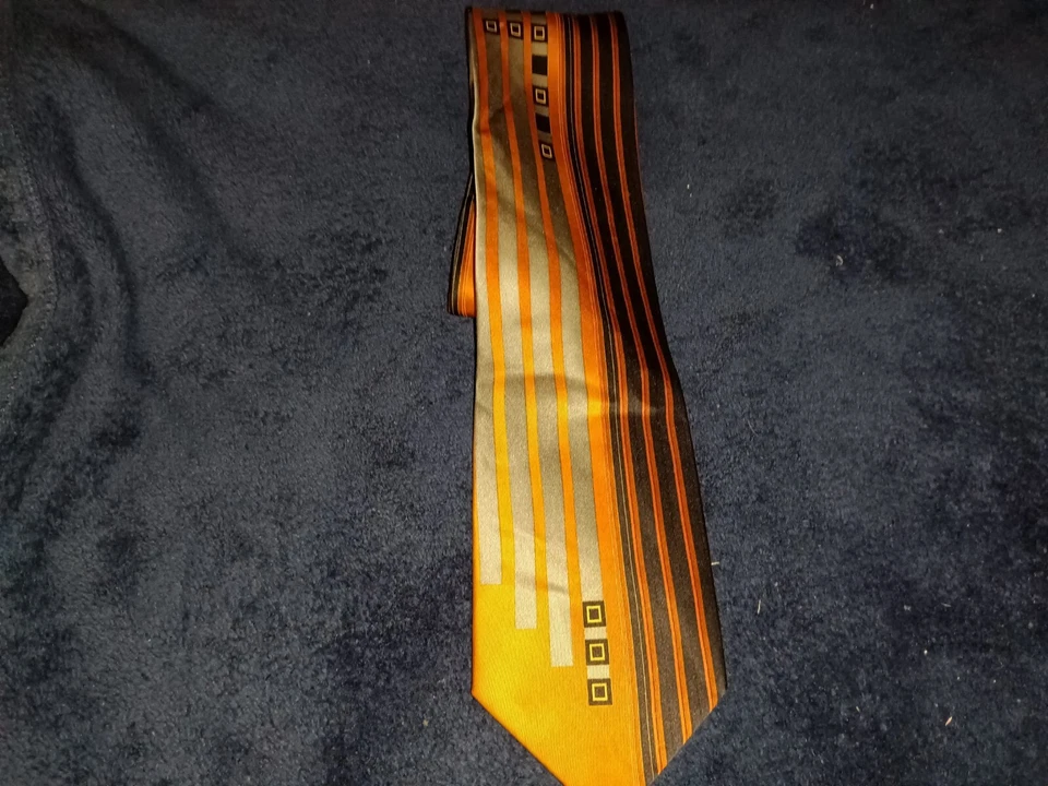 Corbata de seda multicolor Venturi Uomo para hombre, diseño geométrico, 4" ancho x 60" largo Foto 1 de 1