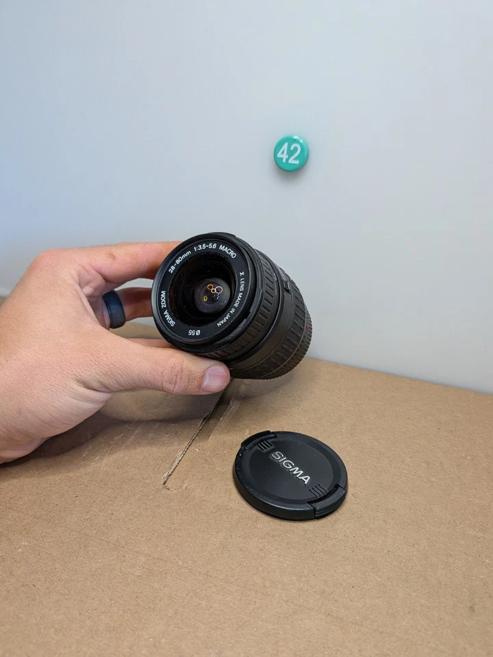 SIGMA ZOOM 28-80mm f/3.5-5.6 MACRO  AF  - Image 1 of 3