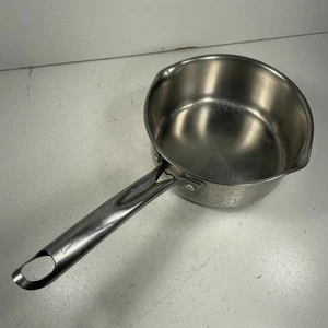 WearEver Edelstahl 2 Qt. Soßenpfanne mit doppelten Ausgießer OHNE Deckel - Bild 1 von 14