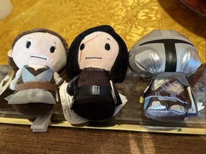 Hallmark Itty Bittys Kylo Ren & Rey Limited Ed Star Wars NWT & Mandolorian - Picture 1 of 18