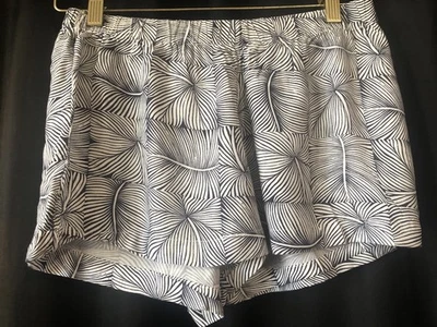 Roxy Women's Shorts Cotton Small Blue White Stripe Swirl Island Girl Shorts. - Image 1 of 4