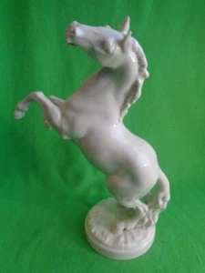 Caballo blanco ascendente 32 cm diseñador Tutter de Hutschenreuther - Imagen 1 de 3