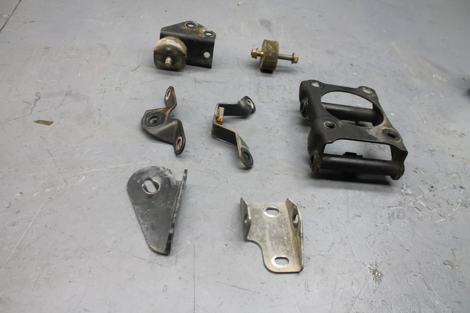 1986 YAMAHA VIRAGO 700 ENGINE MOTOR MOUNT STAY BRACKETS - Image 1 of 4