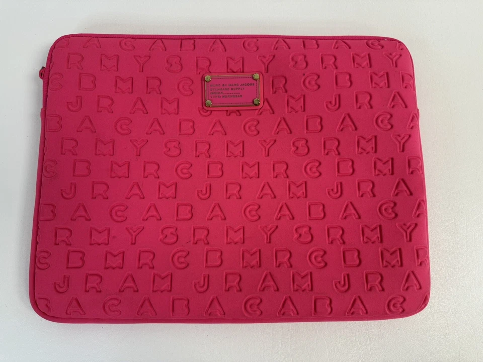 Marc by Marc Jacobs Neopreno Rosa Repujado Acolchado Estilo Laptop Funda Bolso Estuche Foto 1 de 4