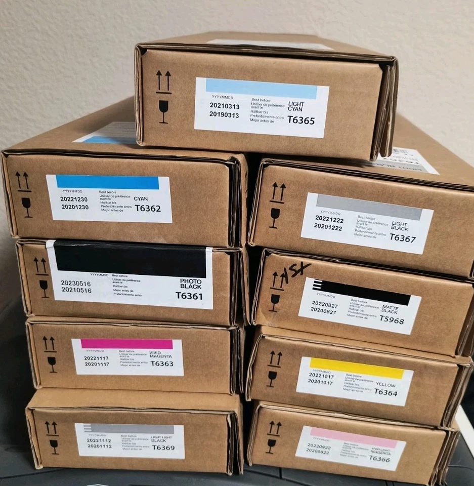 Genuine Epson set of 9 Ink 700ml Epson Stylus Pro 7890,7900,9700/9890/9900 21/22 - Image 1 of 1