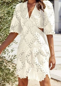 Adelyn Rae Women’s Small White Lace Scalloped Cut Out V-Neck Minidress NWT $158 - Picture 1 of 14