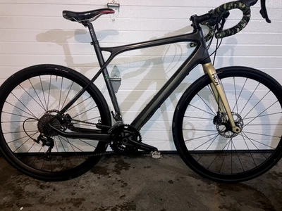 GT Grade carbon gravel bike size 56 cm.  Shimano GRX/105 group - Image 1 of 4