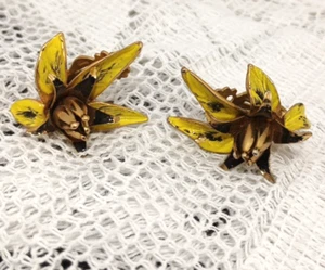 Vintage Metal 3D Iris Flower Shaped Earrings Gold Tone w/Yellow Enameled Petals - Picture 1 of 11