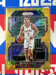 Juan Hernangomez 2016-17 Panini Mosaic Rookie Gold Prizm Auto 07/10 RC