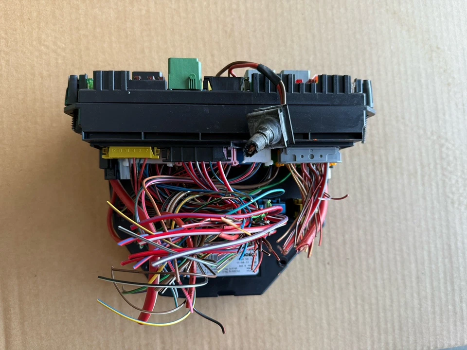 OEM 10-13 MERCEDES BENZ X204 W207 W212 GLK350 E350 E550 BLOQUE CAJA FUSIBLES SAM delantero Foto 1 de 3