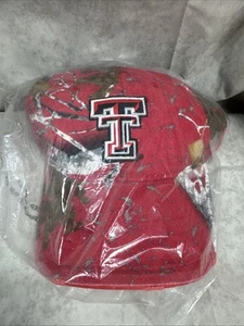 NEU MIT ETIKETT TOP OF WORLD NCAA TEXAS TECH ROT TARNMUSTER RAIDERS STRAPBACK KAPPE MÜTZE LEICHT - Bild 1 von 9