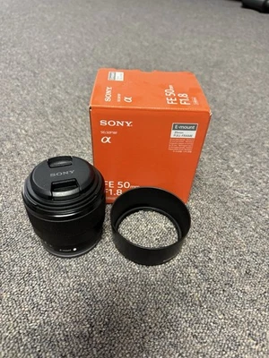Lente Prime estándar Sony SEL 50 mm f/1,8 Foto 1 de 3