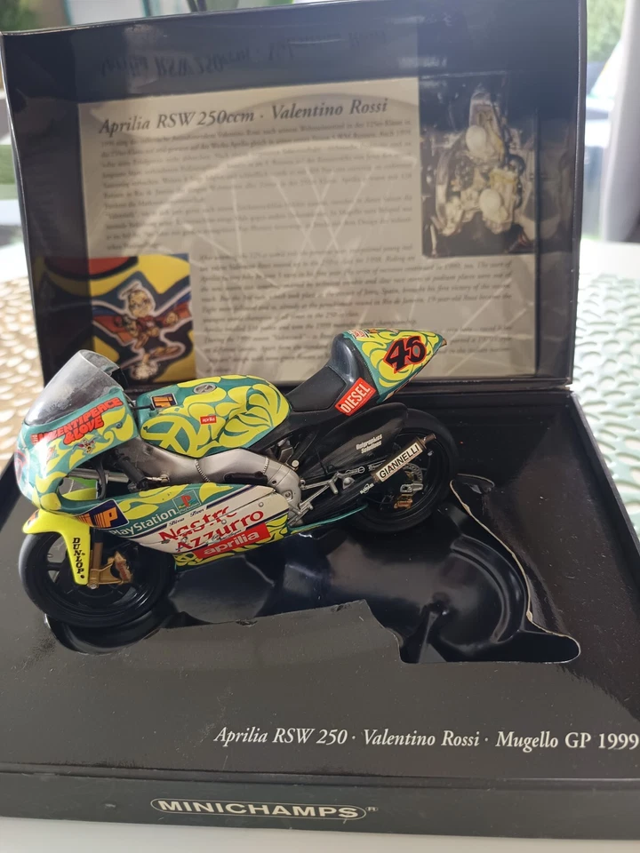 Aprilia RSW 250ccm Valentino Rossi 1/12 - Photo 1/1