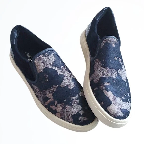 Zapatilla deportiva Vaneli con estampado de serpiente de cuero pelo de becerro sin cordones de moda talla 9,5N Foto 1 de 4