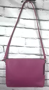 NUEVO CON ETIQUETAS OTG247 #9 Bolso de Mano Rosa para Laptop Vegano Resistente al Agua - Imagen 1 de 6