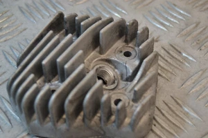 Culasse testa head Peugot Ludix 50 Kisbee citystar moteur origine - Afbeelding 1 van 4