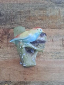 Vintage Czech Ceramic MCM Wall Pocket Finch Bird On Branch 5" x 3.5" x 2.5" - Picture 1 of 8