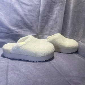 UGG Womens Fuzz Sugar Terry Slide Slipper Yellow 6 - Comfortable Cozy Spa - Picture 1 of 6