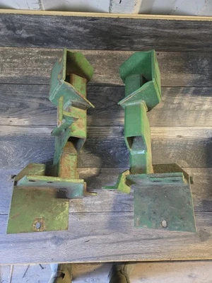 John Deere 650 Compact Tractor Loader Frame Mounts Mounting Brackets 60 70 70a - Image 1 of 4