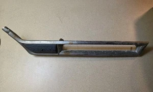 FORD D4ZB-16A036-AC 1974-1978 MUSTANG II GHIA RH FENDER SIDE MARKER MOLDING TRIM - Picture 1 of 5