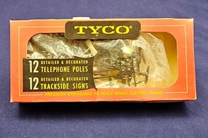 Letreros y postes HO 24 Trackside nuevos en caja vintage Tyco 121/122 - Imagen 1 de 2