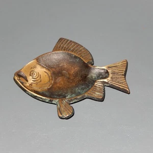 Spilla posacenere PESCE piatto stile bosse ballerino bronzo Hagenauer MCM ottone Verdigris - Foto 1 di 6