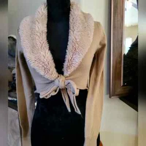 Absolutely gorgeous front tie Top Size M from "FINESSE" - Picture 1 of 10